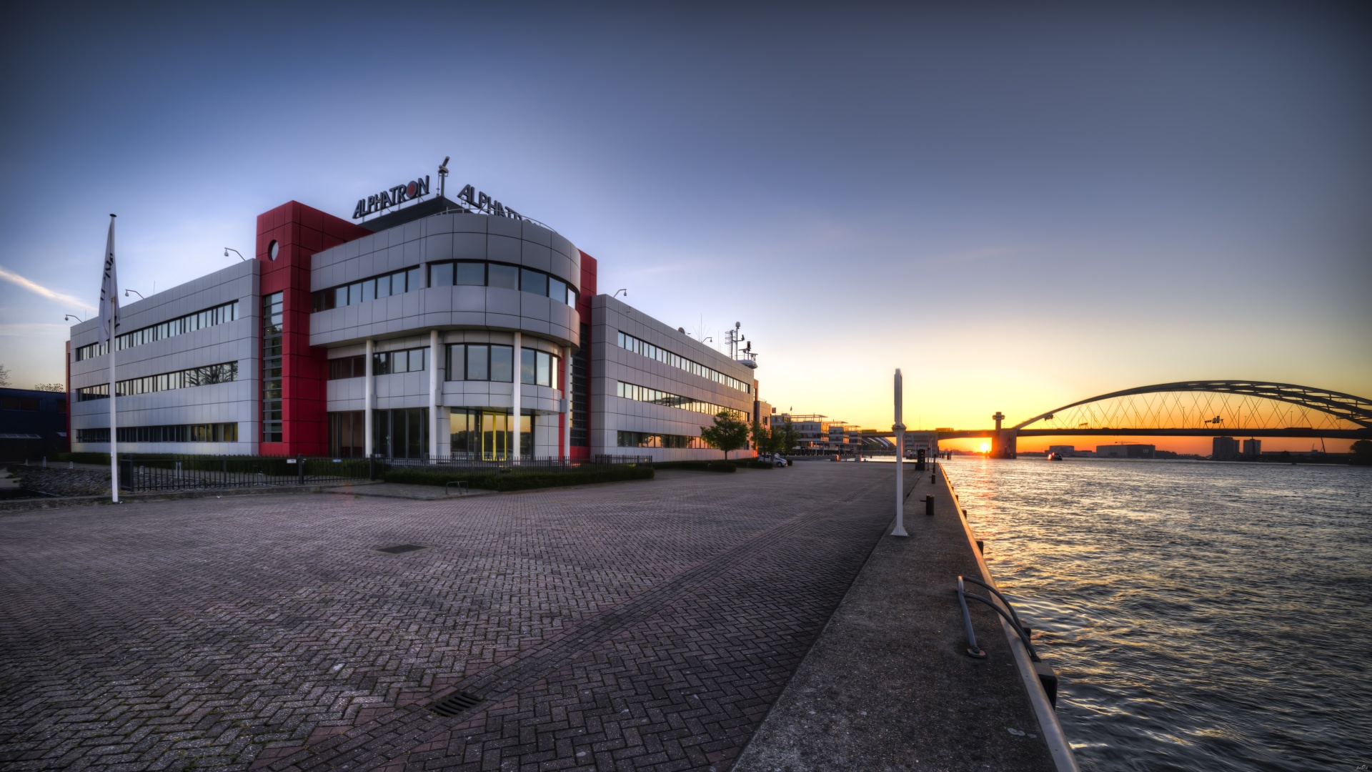 Werken bij Alphatron Marine