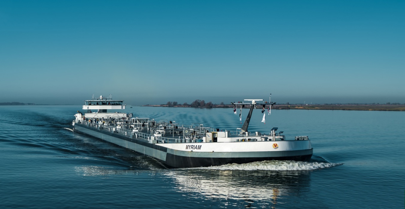 JRC | Alphatron Marine has gone a step further with the JMR-611 river radar