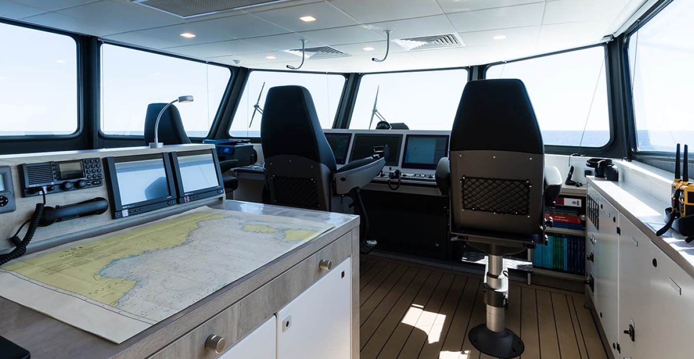 AlphaBridge delivered to Yacht Support vessel New Frontiers